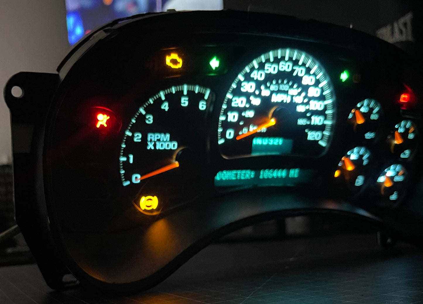 WHITE LED’s 2003 2004 2005 2006 Chevy Silverado Sierra Tahoe Denali Suburban Avalanche Yukon Escalade 03 04 05 Speedometer Instrument Gauge Cluster - Speedometerking.com