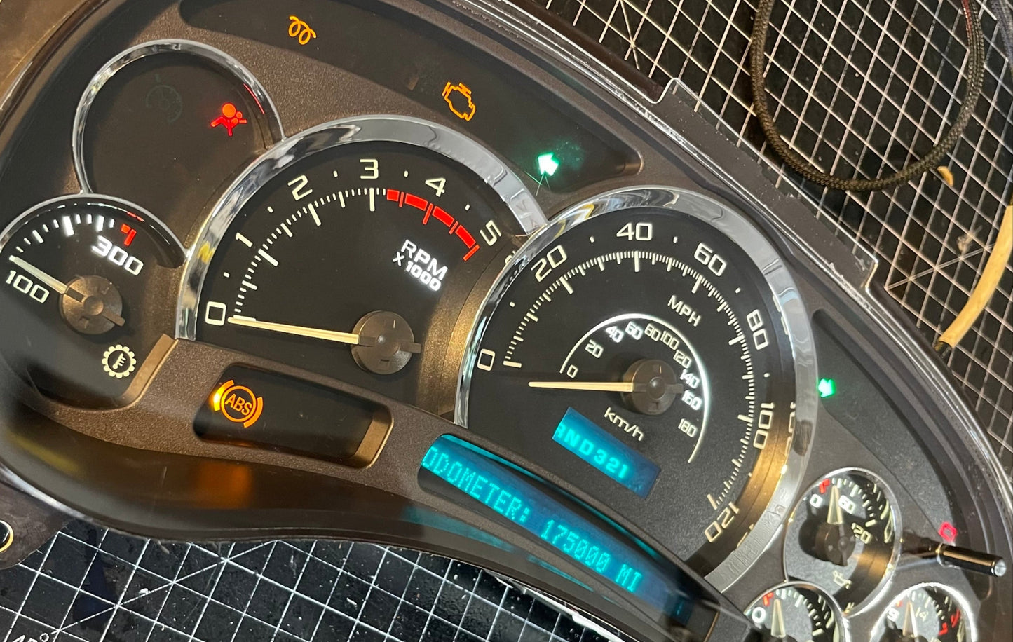 (Duramax) 2003-2007Cadillac Escalade (OEM) Rebuilt/Refurbished Speedometer Instrument Gauge Cluster with WHITE LED’s W/ Trans Temp