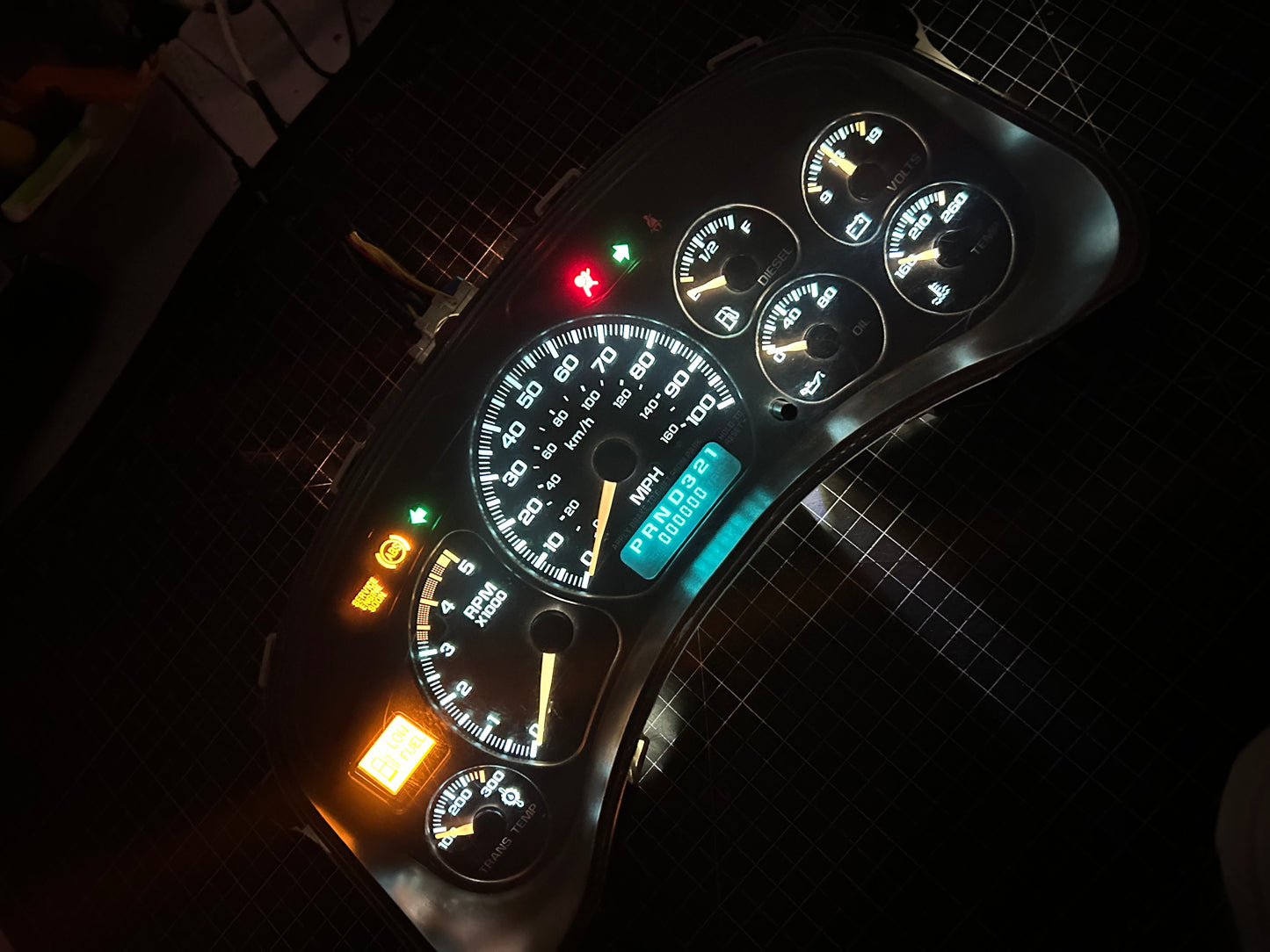 Duramax diesel 1999-2002 White OEM GMC/Chevrolet REBUILT Instrument Gauge Cluster