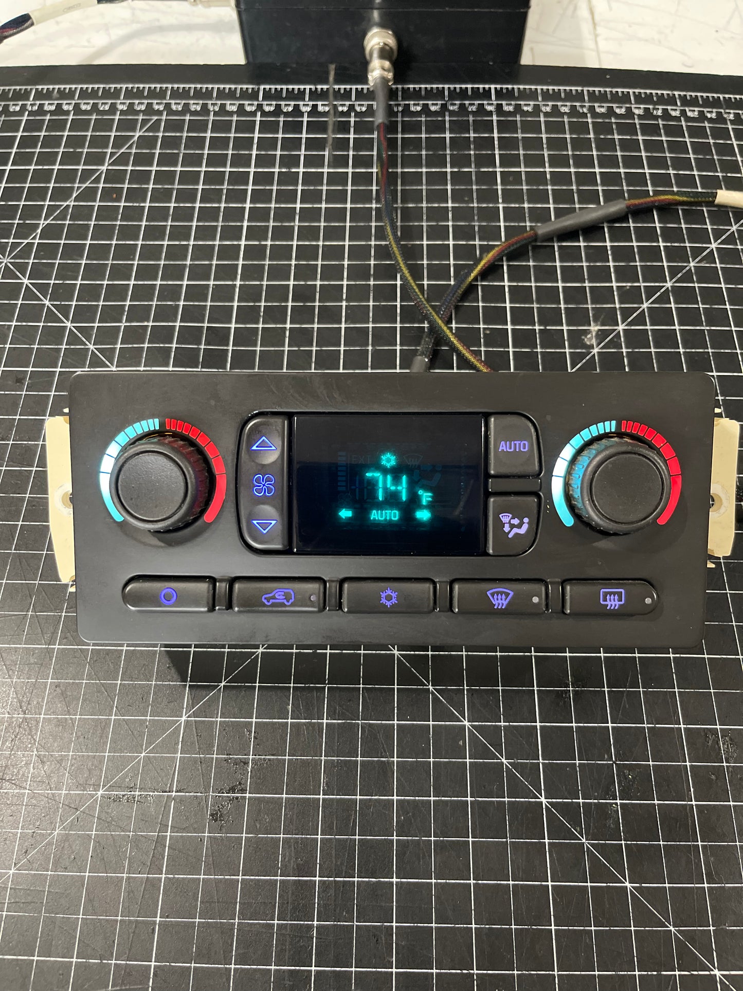 PURCHASE A 2003-2007 GMC/CHEVY (OEM) Rebuilt/Refurbished Heater control - Speedometerking.com
