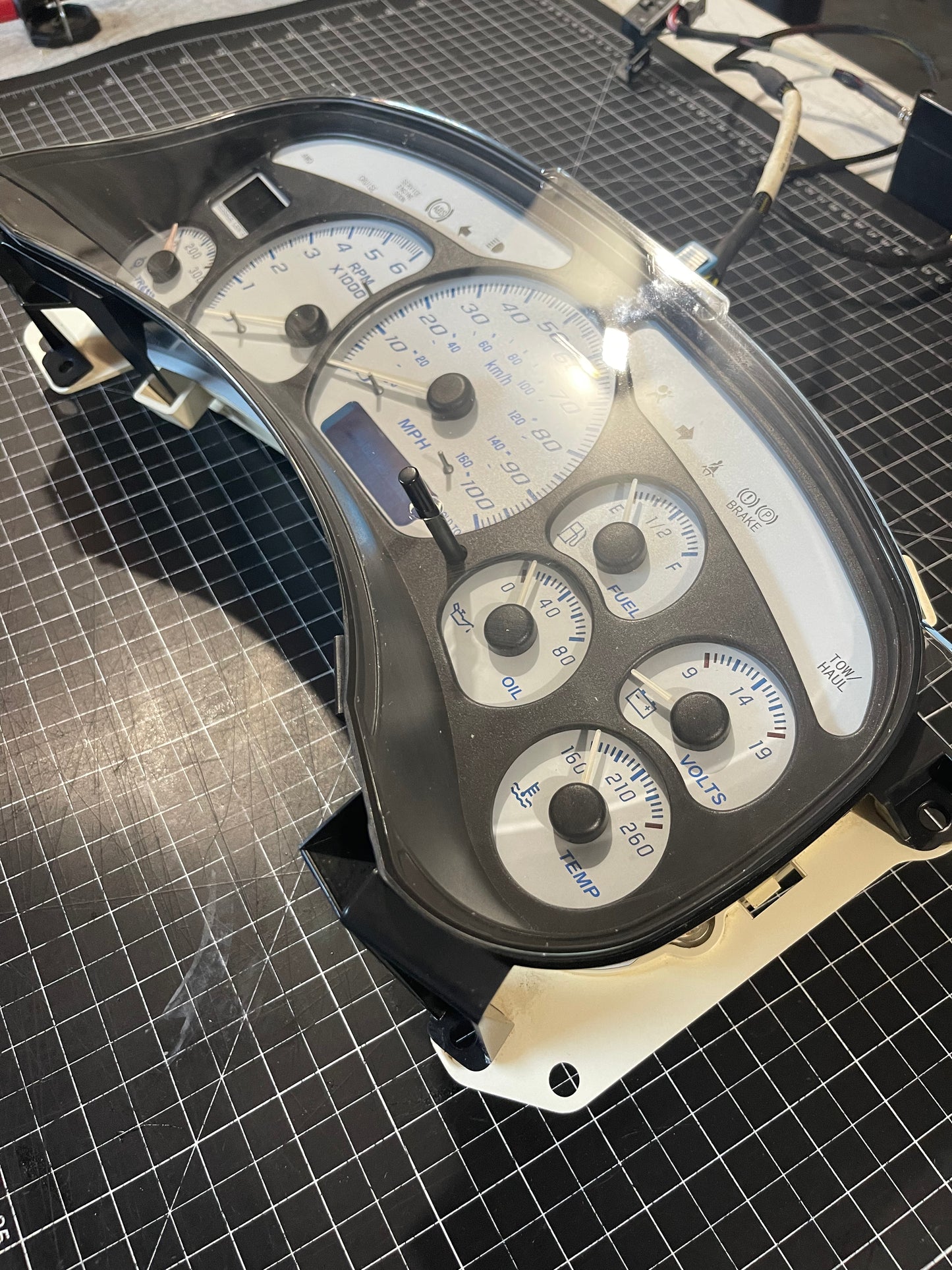 1999-2002 White OEM GMC/Chevrolet REBUILT Instrument Gauge Cluster (with Trans Temp) - Speedometerking.com