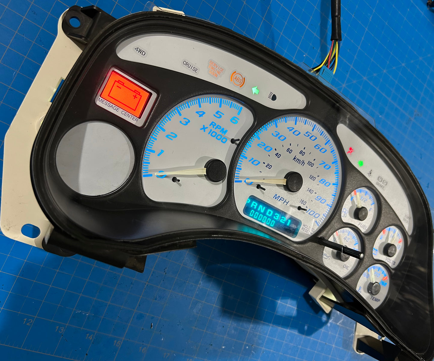 1999-2002 Gmc Chevrolet OEM Rebuilt Refurbished Instrument Gauge Cluster(WHITE) Cadillac Escalade, Silverado, Sierra, Tahoe, Denali Suburban, Avalanche, Yukon, Speedometer (No Trans Temp)