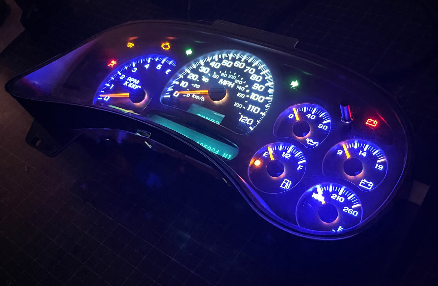 BLUE/WHITE LED’s 2003 2004 2005 2006 Chevy Silverado Sierra Tahoe Denali Suburban Avalanche Yukon Escalade 03 04 05 Speedometer Instrument Gauge Cluster - Speedometerking.com