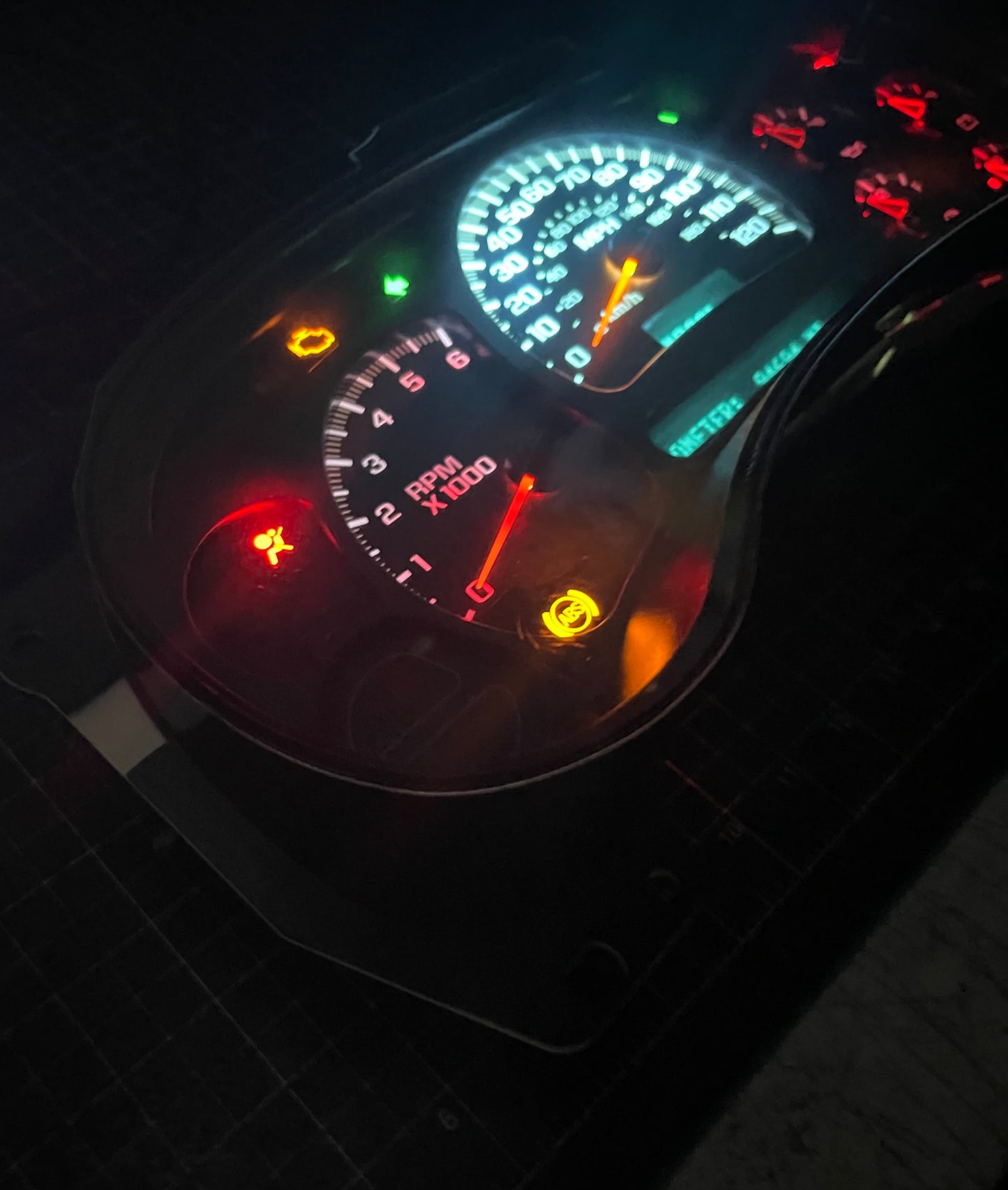 RED/WHITE LED’s 2003 2004 2005 2006 Chevy Silverado Sierra Tahoe Denali Suburban Avalanche Yukon Escalade 03 04 05 Speedometer Instrument Gauge Cluster - Speedometerking.com