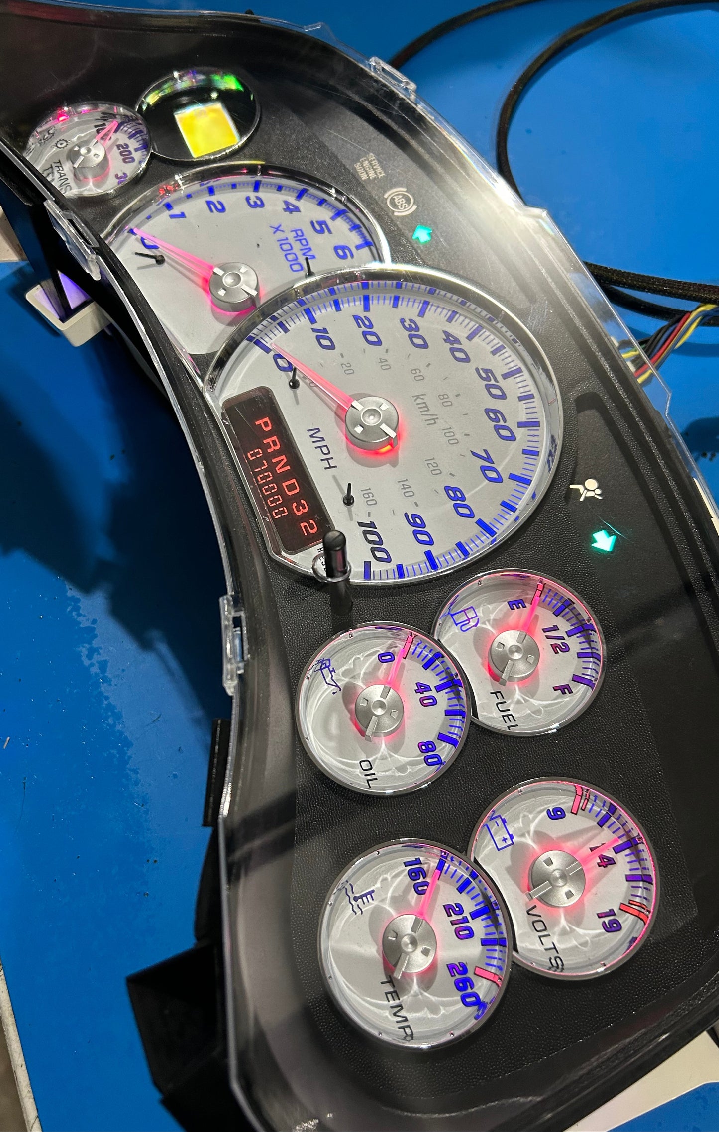 1999-2002 OEM Gmc Chevrolet OEM Rebuilt Refurbished Instrument Gauge Cluster(GlOW NEEDLES)  Cadillac Escalade, Silverado, Sierra, Tahoe, Denali Suburban, Avalanche, Yukon, W/Trans Temp (Cadillac /Escalade Chrome Bezel) Speedometer - Speedometerking.com