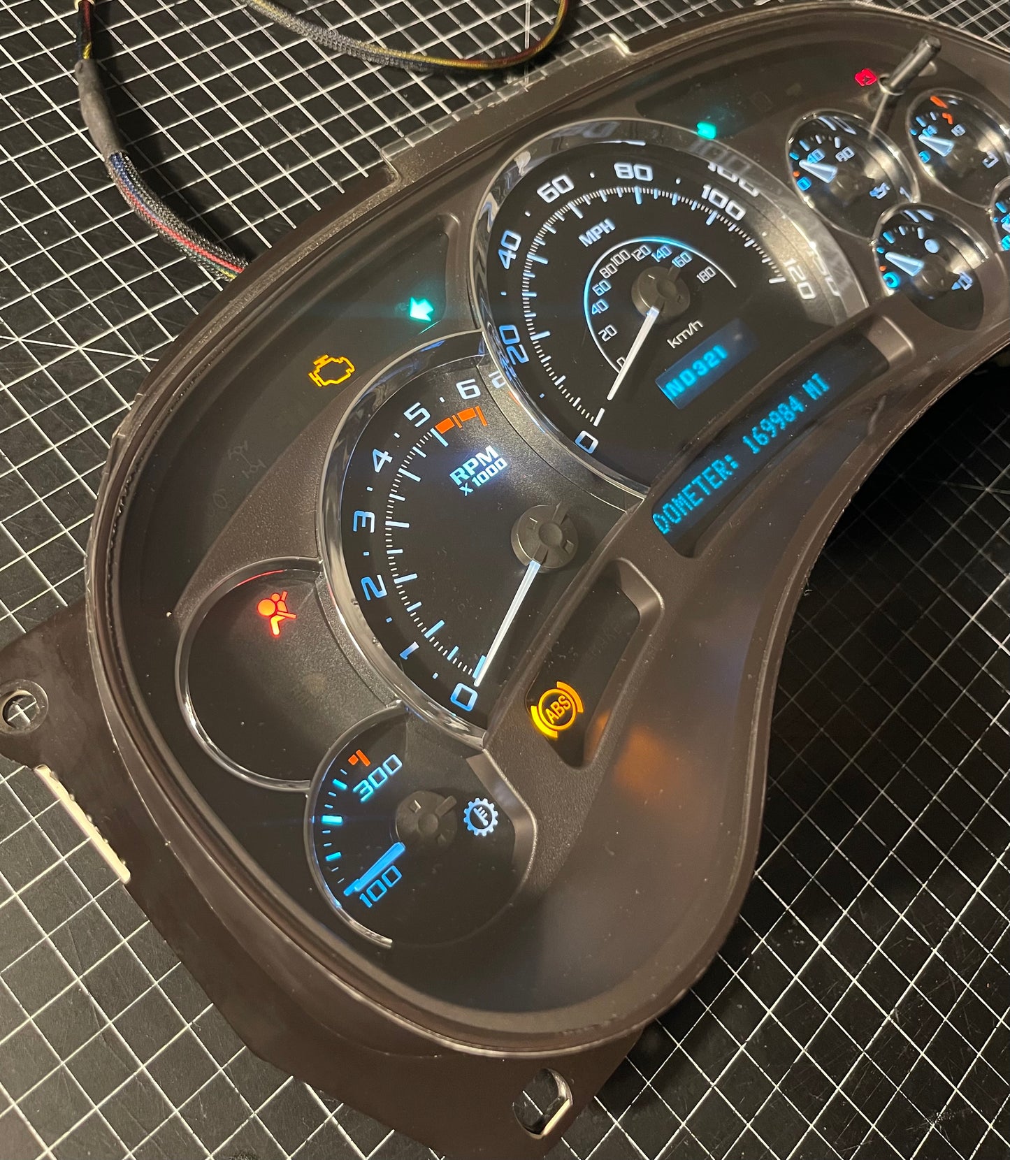 2003-2007 Cadillac Escalade (OEM) Rebuilt/Refurbished Speedometer Instrument Gauge Cluster with WHITE LED’s W/ Trans Temp - Speedometerking.com