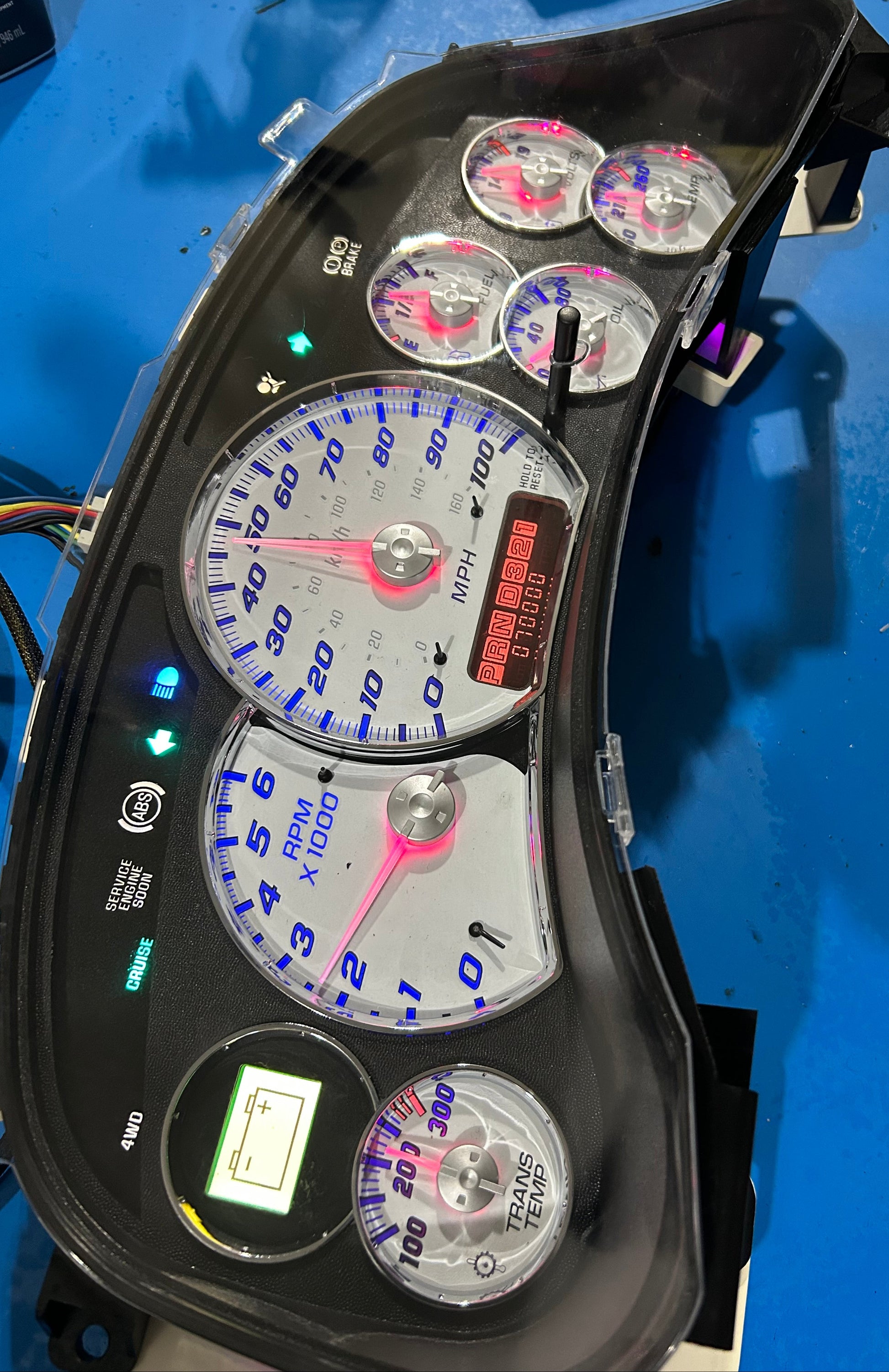 1999-2002 OEM Gmc Chevrolet OEM Rebuilt Refurbished Instrument Gauge Cluster(GlOW NEEDLES)  Cadillac Escalade, Silverado, Sierra, Tahoe, Denali Suburban, Avalanche, Yukon, W/Trans Temp (Cadillac /Escalade Chrome Bezel) Speedometer - Speedometerking.com