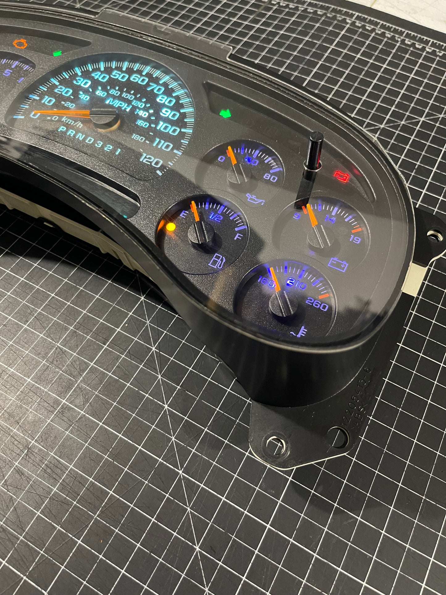 Blue/White LED’s 2006 2007 Chevy Silverado Sierra Tahoe Denali Suburban Avalanche Yukon Escalade 06 07 Speedometer Instrument Gauge Cluster - Speedometerking.com