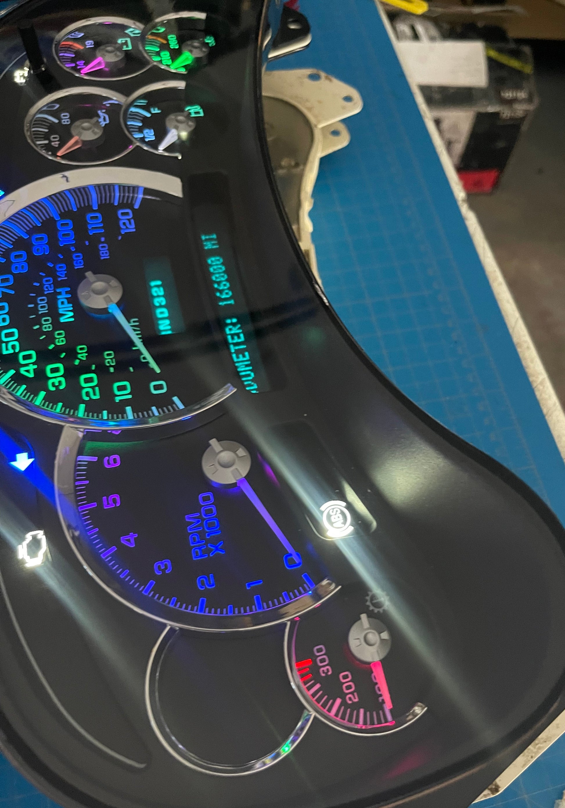 2003-2007 Gmc Chevrolet OEM Rebuilt Refurbished Instrument Gauge Cluster Multicolored Cadillac Escalade , Silverado, Sierra, Tahoe, Denali Suburban, Avalanche, Yukon , W/ Trans Temp (Cadillac Escalade Bezel) Speedometer - Speedometerking.com
