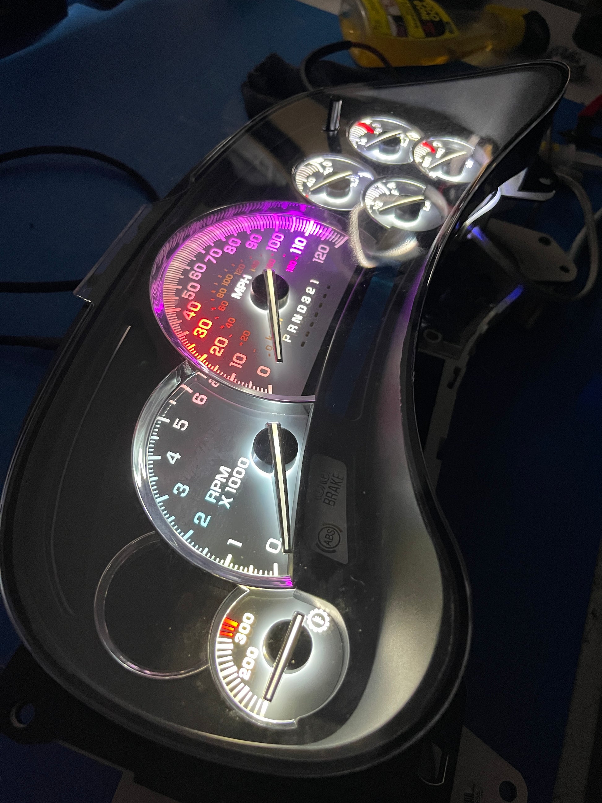 30. 03-07 (APP COLOR CHANGER)  Gmc Chevrolet OEM Rebuilt Refurbished Instrument Gauge Cluster Cadillac Escalade , Silverado, Sierra, Tahoe, Denali Suburban, alanche, Yukon , W/ Trans Temp  Cadillac Escalade Bezel Speedometer  - Speedometerking.com