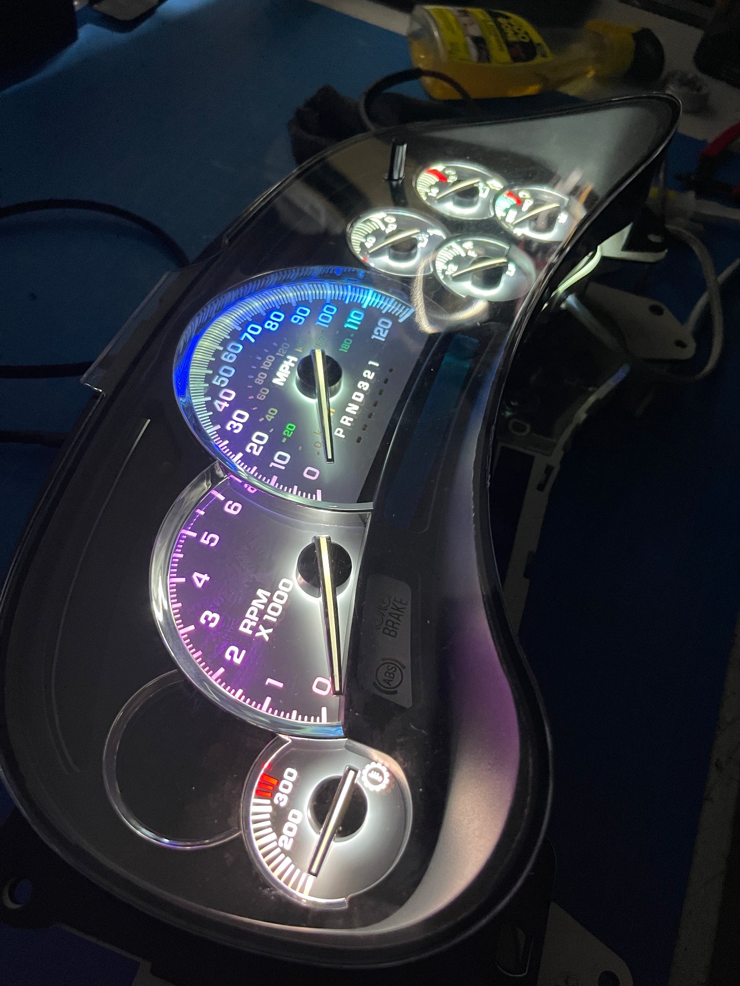 30. 03-07 (APP COLOR CHANGER)  Gmc Chevrolet OEM Rebuilt Refurbished Instrument Gauge Cluster Cadillac Escalade , Silverado, Sierra, Tahoe, Denali Suburban, alanche, Yukon , W/ Trans Temp  Cadillac Escalade Bezel Speedometer  - Speedometerking.com